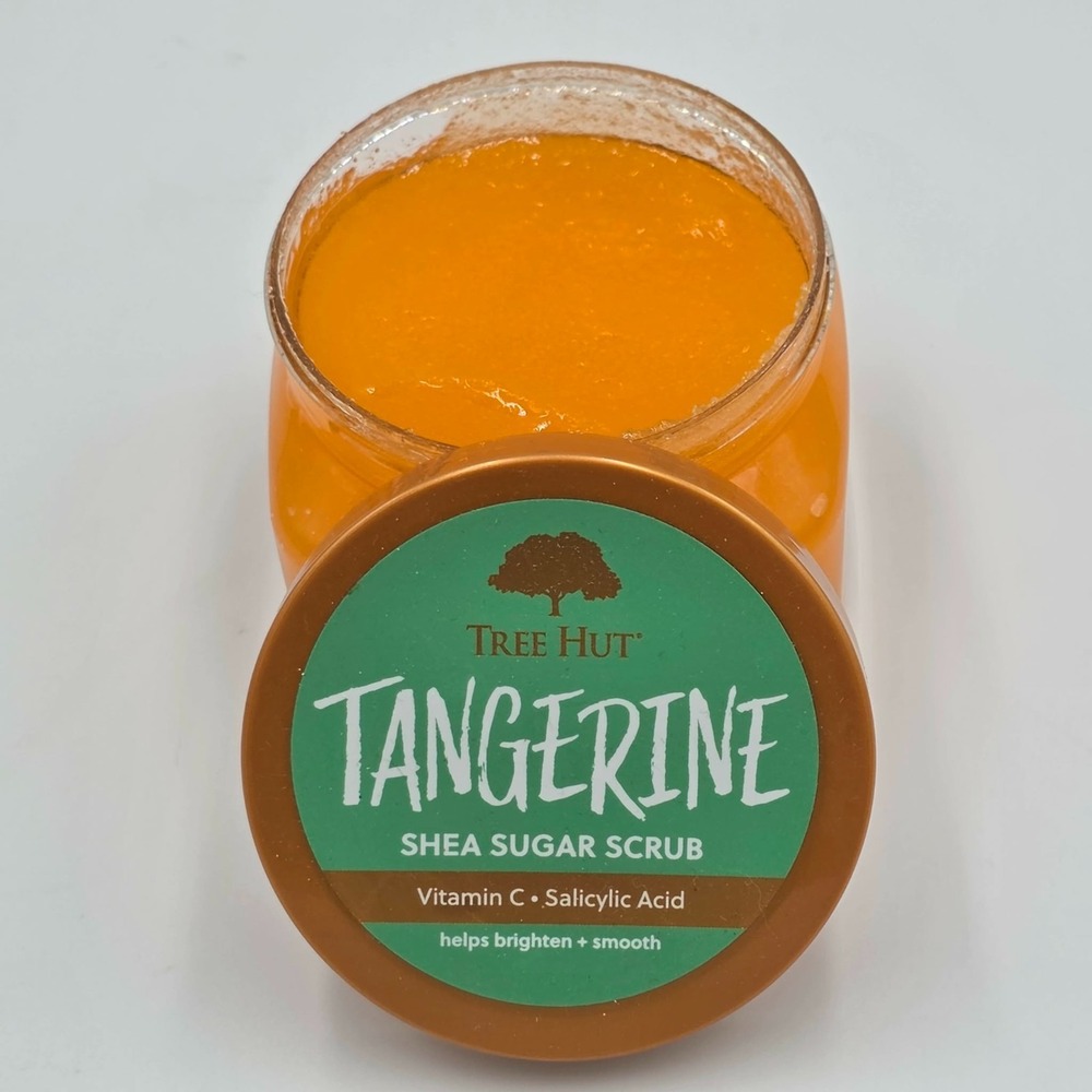 Tree Hut Tangerine Shea Sugar Vitamin C Exfoliating & Hydrating Body Scrub 18 oz